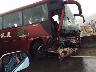 法拉利的车标志长什么样(法拉利的标志图片)