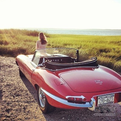 法拉利车标红色(法拉利车标红色壁纸)