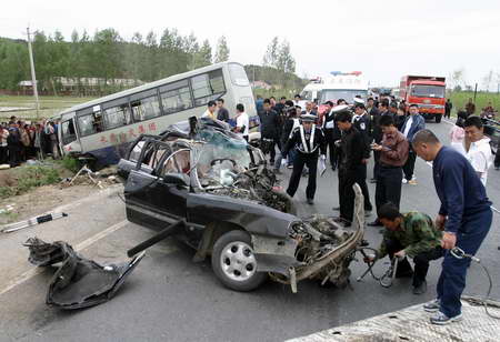 英菲尼迪m25发动机故障灯亮(英菲尼迪发动机故障灯亮了)